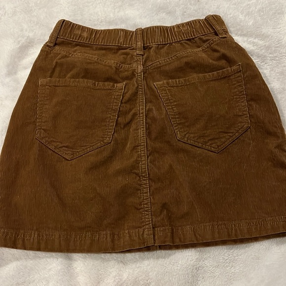 Brown corduroy skirt - Picture 2 of 4